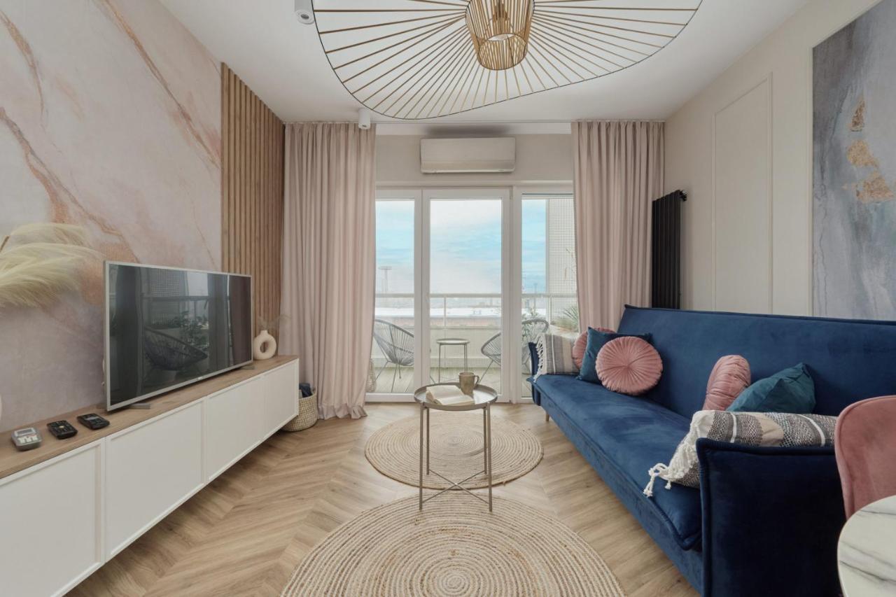Elegant With Balcony Krakowska By Renters Prestige Apartment