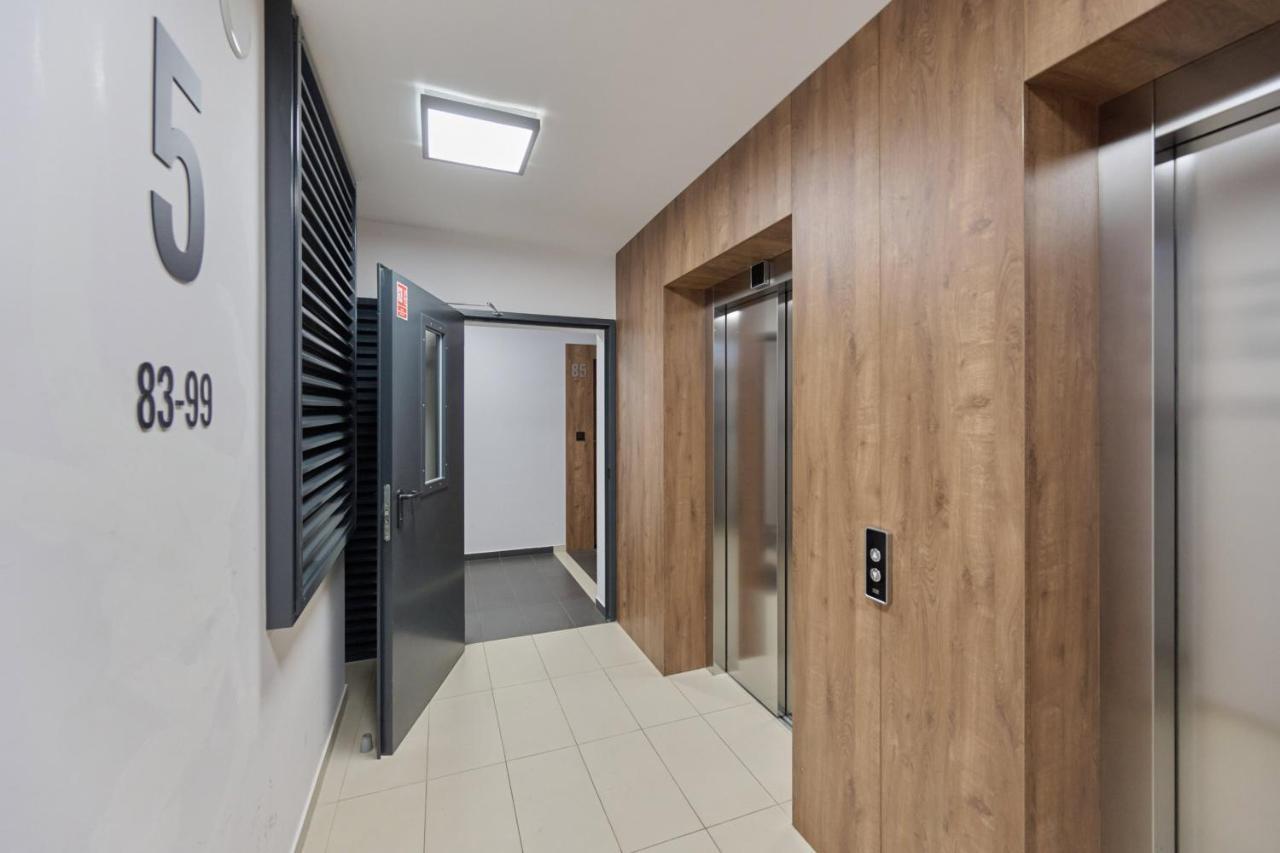 Elegant With Balcony Krakowska By Renters Prestige Wroclaw