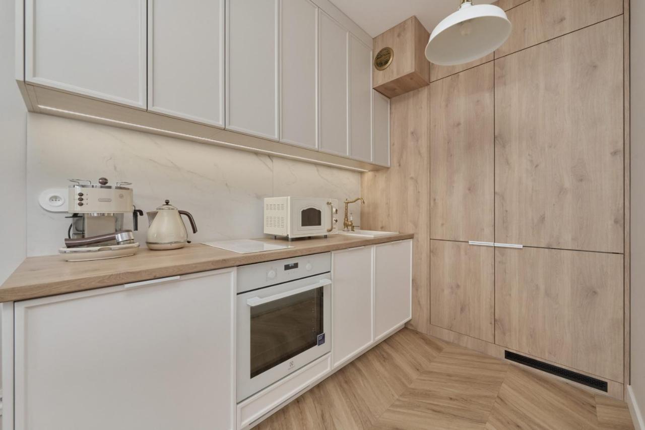 Apartment Elegant With Balcony Krakowska By Renters Prestige