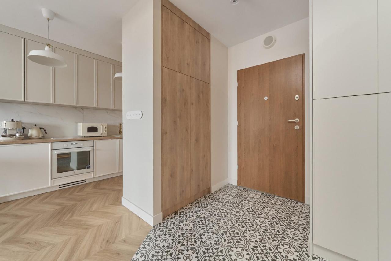 Elegant With Balcony Krakowska By Renters Prestige
