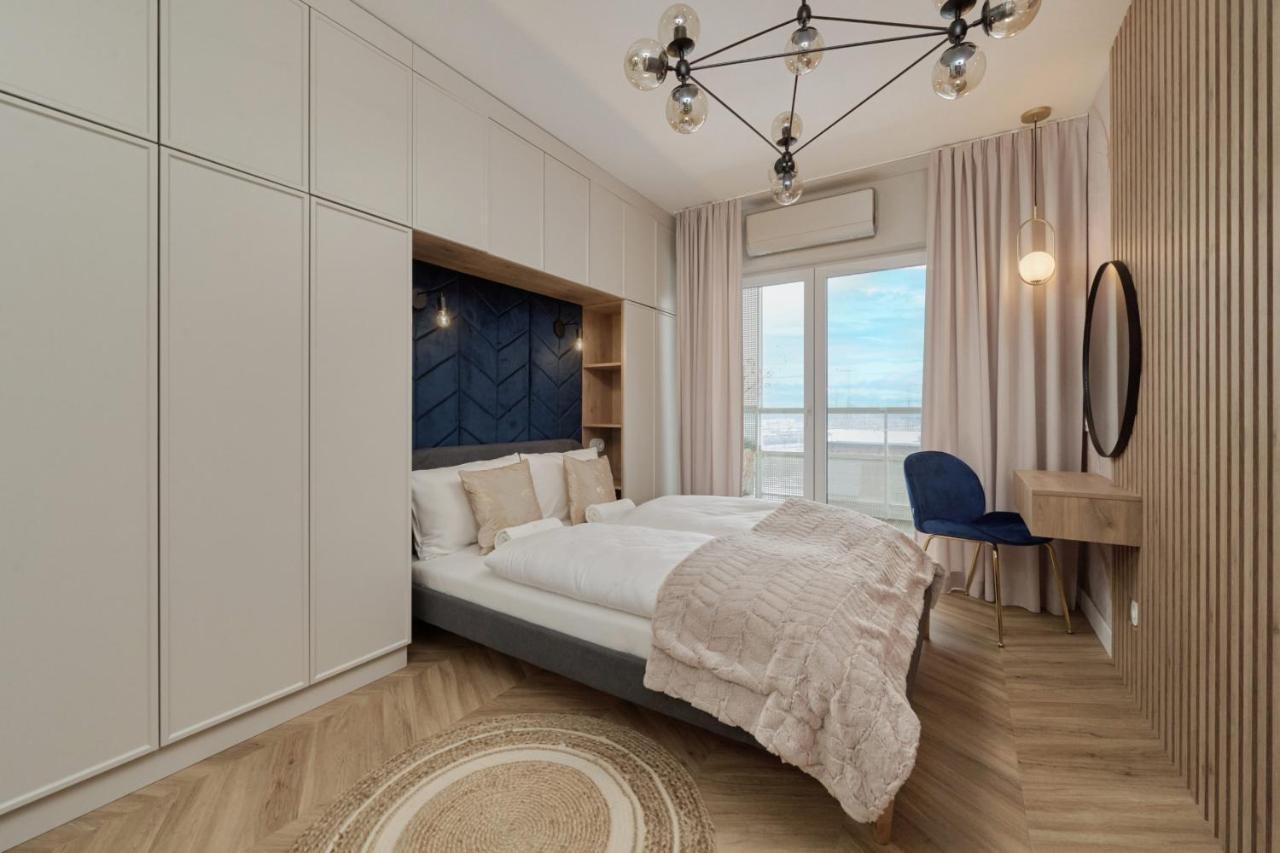 Apartment Elegant With Balcony Krakowska By Renters Prestige Wroclaw