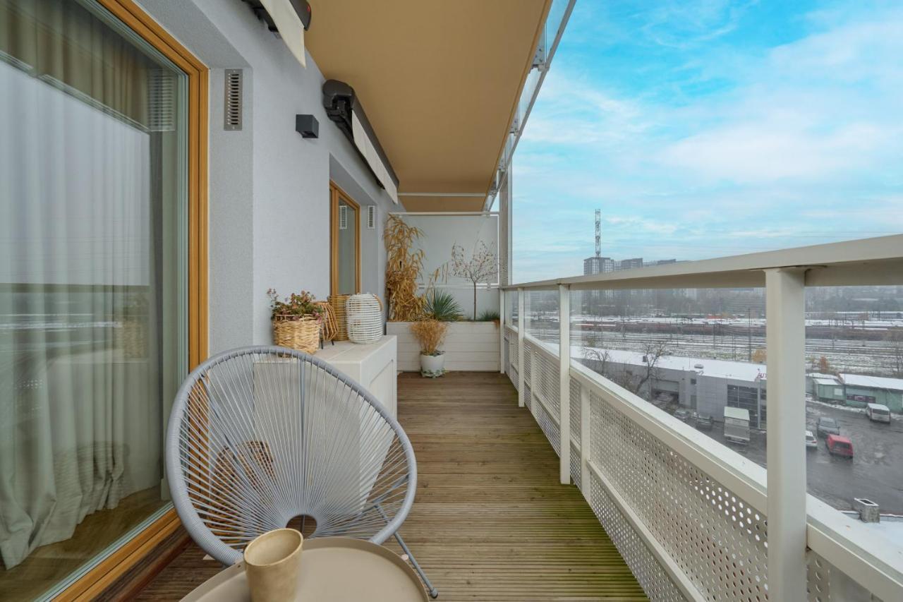 Elegant With Balcony Krakowska By Renters Prestige