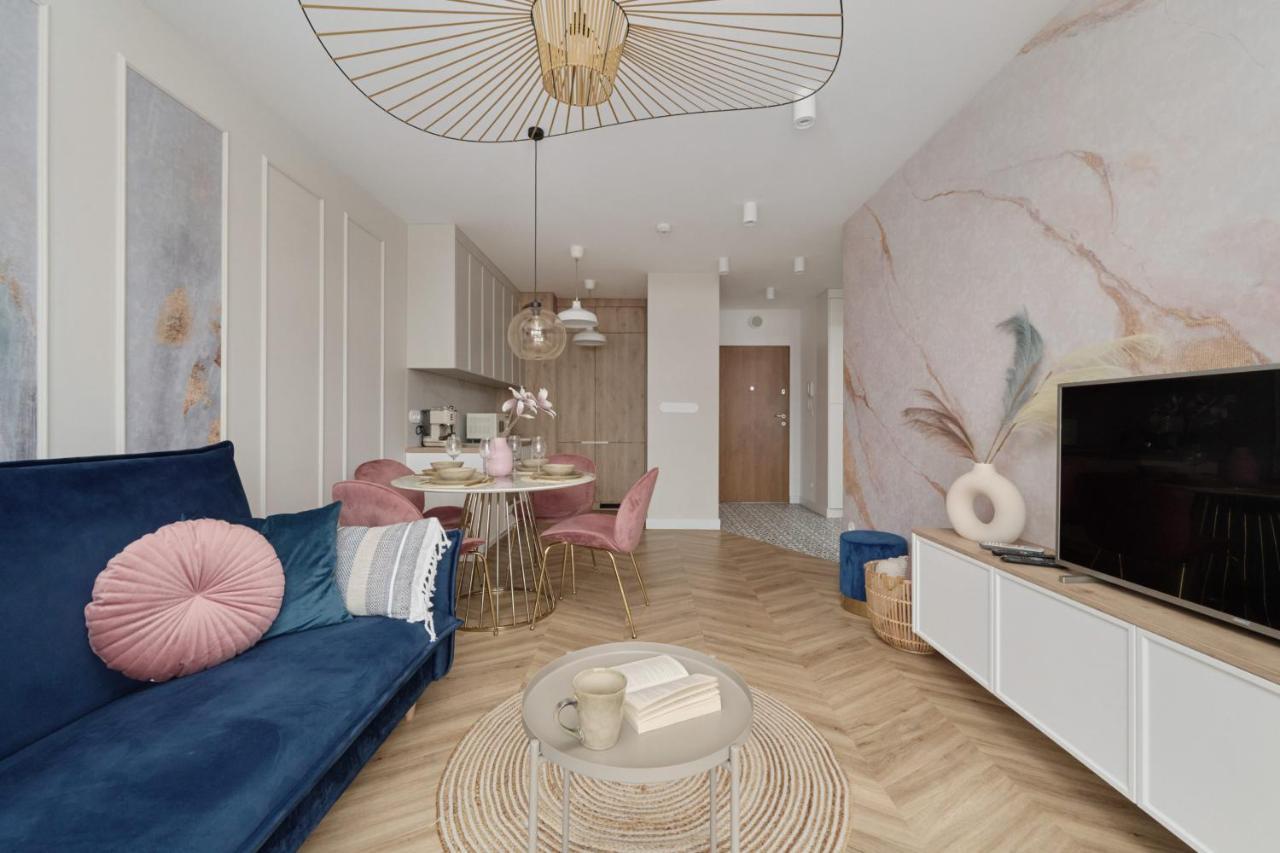 Elegant With Balcony Krakowska By Renters Prestige Apartment *