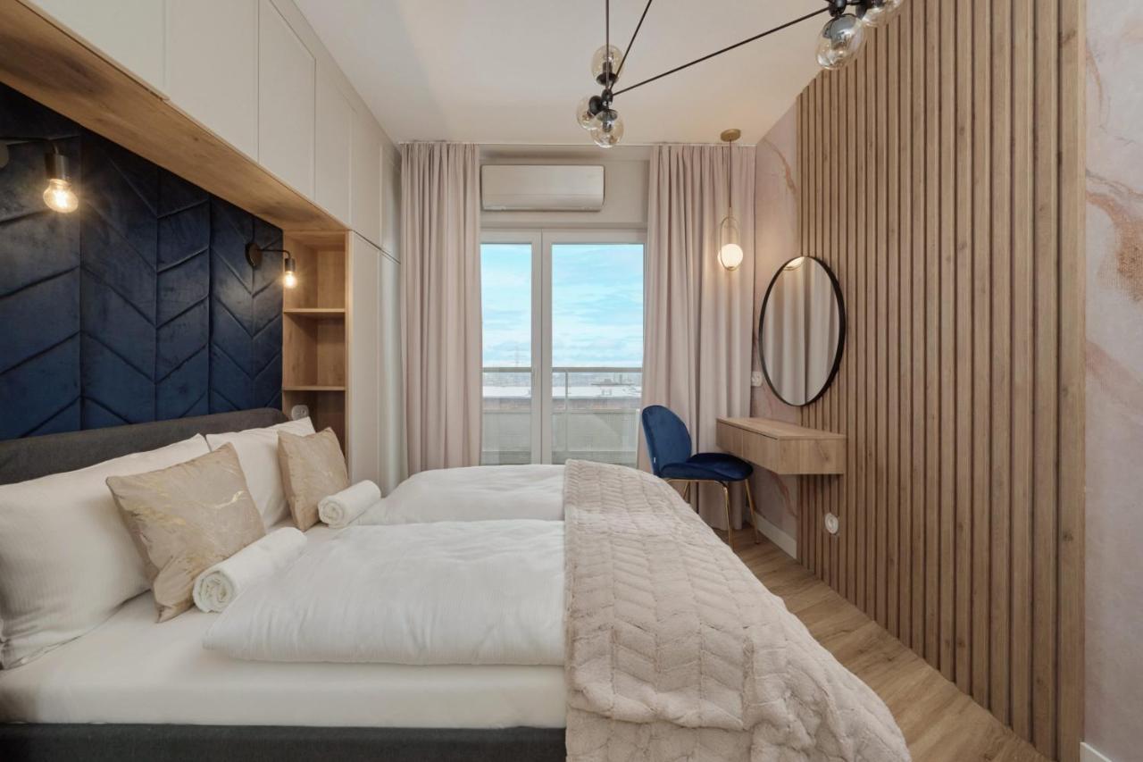 Elegant With Balcony Krakowska By Renters Prestige * Wrocław